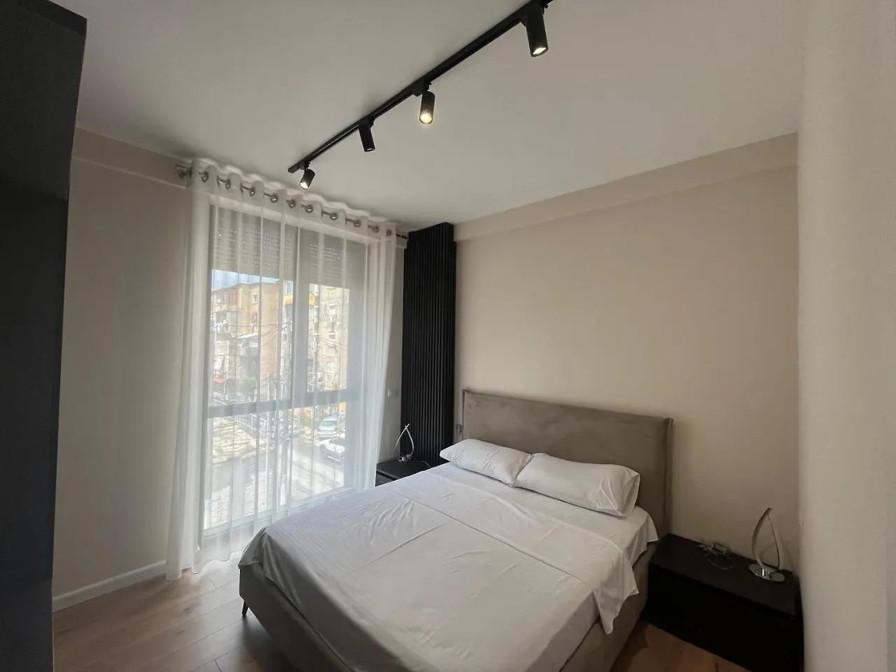 Eja S Apartment ティラナ アルバニア