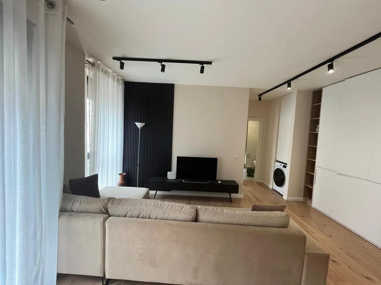 Eja S Apartment 티라나